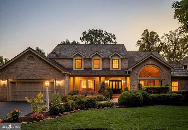 1358 LAKE FOREST CT, Reston, VA 20194