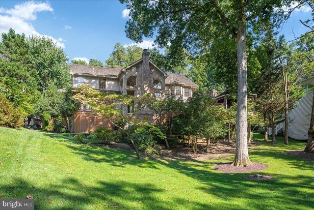 1358 LAKE FOREST CT, Reston, VA 20194