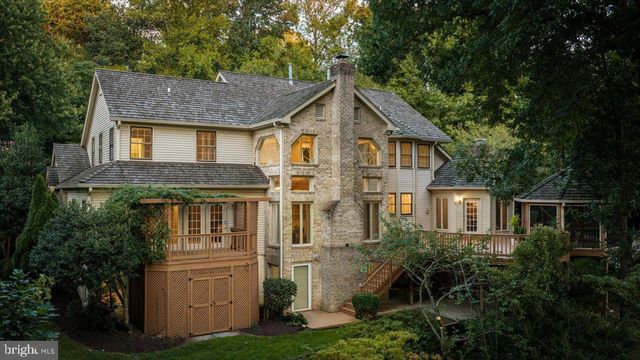 1358 LAKE FOREST CT, Reston, VA 20194