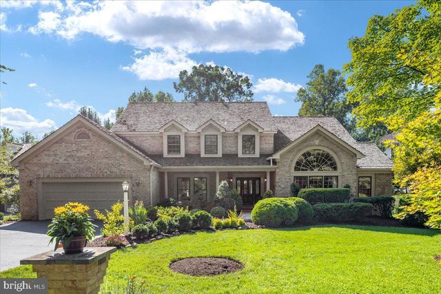 1358 LAKE FOREST CT, Reston, VA 20194