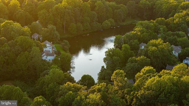 1358 LAKE FOREST CT, Reston, VA 20194