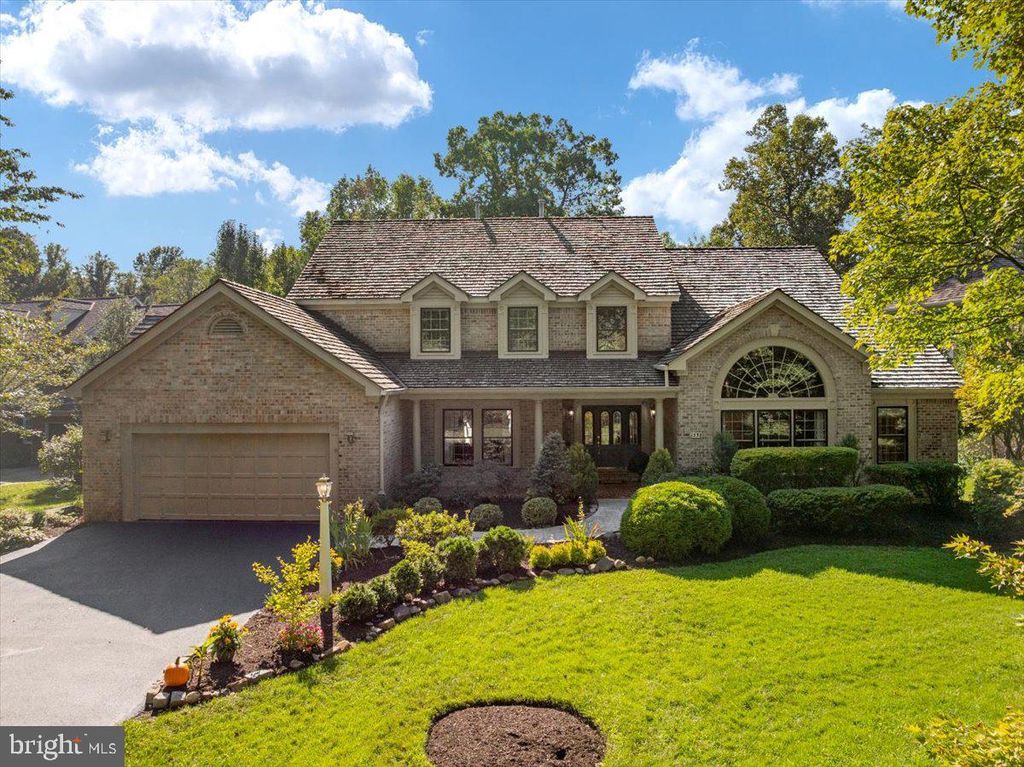 1358 LAKE FOREST CT, Reston, VA 20194