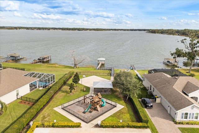 303 LAKE MARIANA PLACE, Auburndale, FL 33823