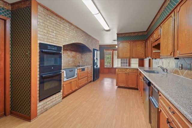 115 Valley Drive, Liberty, TX 77575