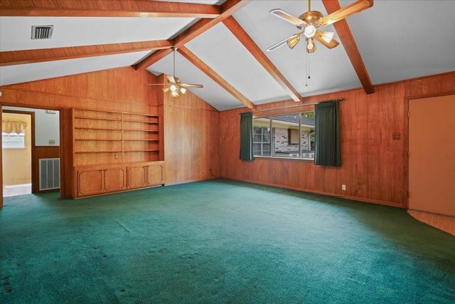 115 Valley Drive, Liberty, TX 77575