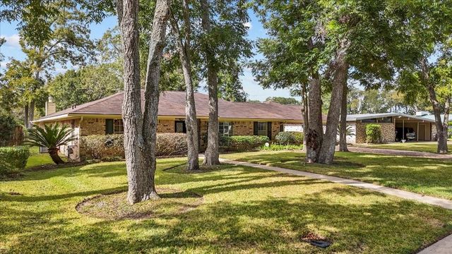 115 Valley Drive, Liberty, TX 77575