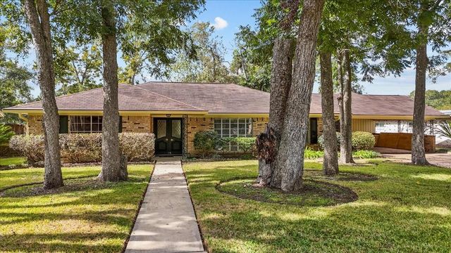 115 Valley Drive, Liberty, TX 77575