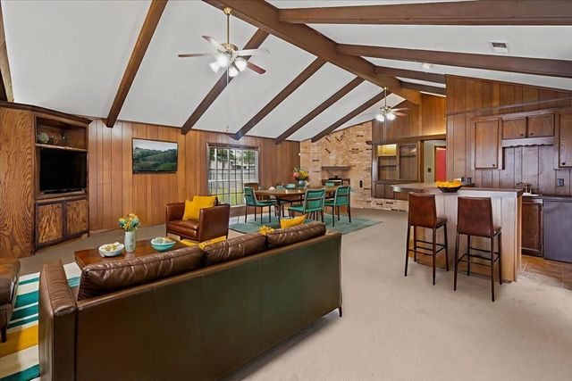 115 Valley Drive, Liberty, TX 77575