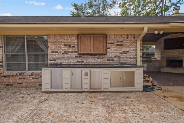 115 Valley Drive, Liberty, TX 77575