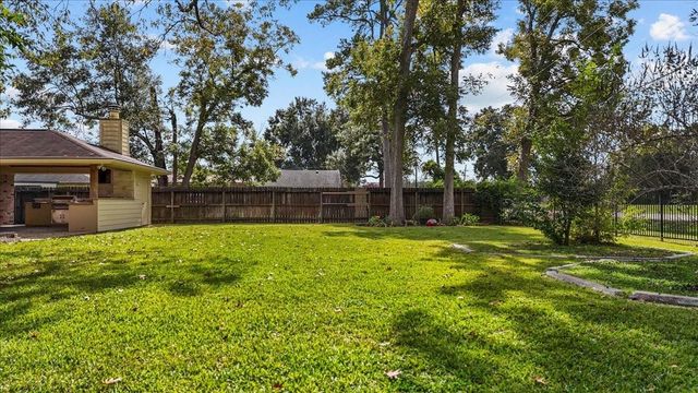 115 Valley Drive, Liberty, TX 77575