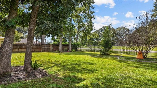 115 Valley Drive, Liberty, TX 77575