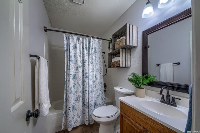 4611 Desert Poppy, San Antonio, TX 78247