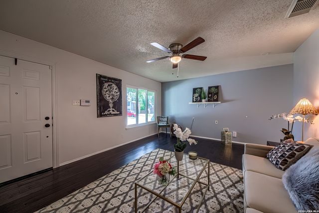 4611 Desert Poppy, San Antonio, TX 78247