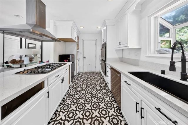 411 Fordland Avenue, La Verne, CA 91750
