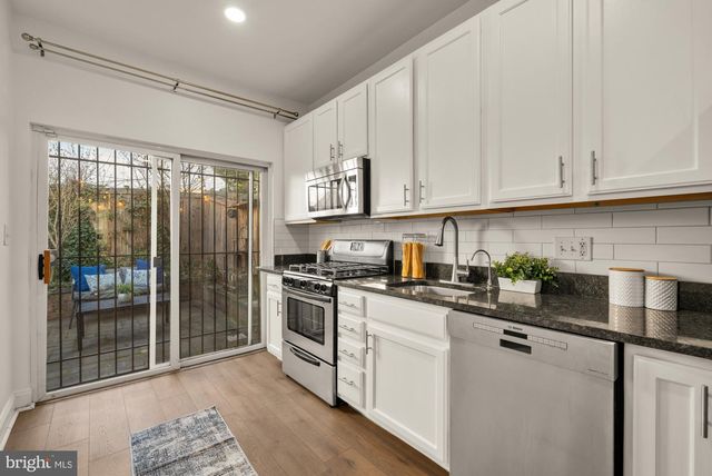 706 L ST SE, Washington, DC 20003