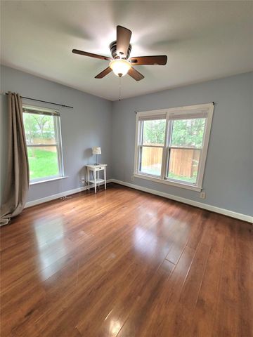 1106 Austin ST, Bastrop, TX 78602