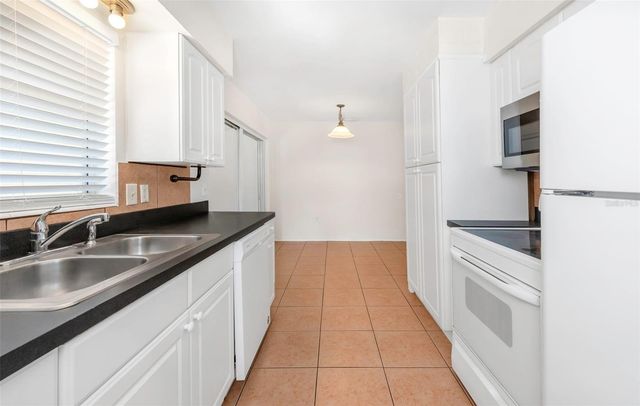 11234 68TH AVENUE N, Seminole, FL 33772