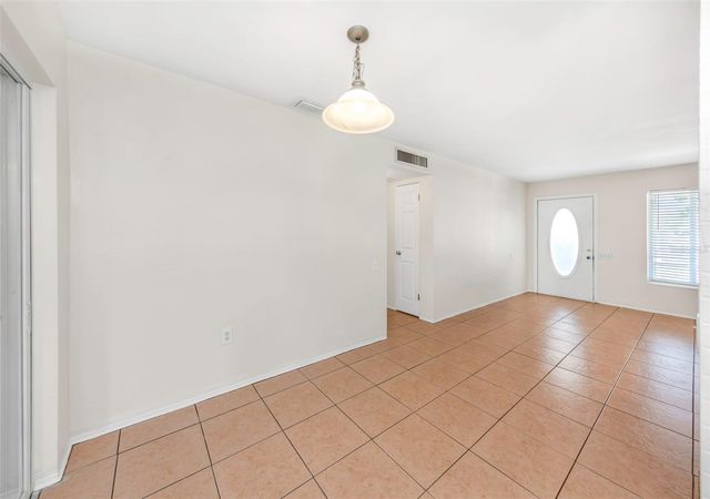 11234 68TH AVENUE N, Seminole, FL 33772