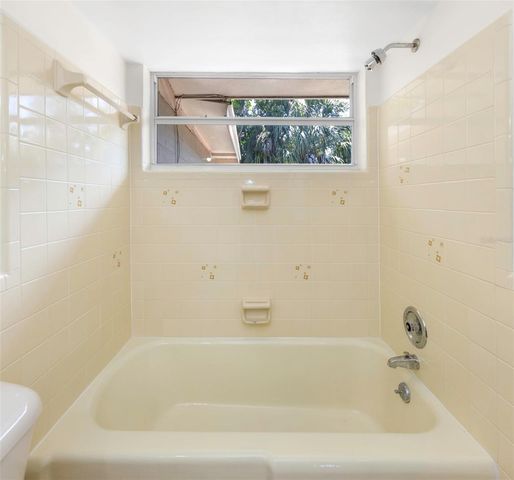 11234 68TH AVENUE N, Seminole, FL 33772