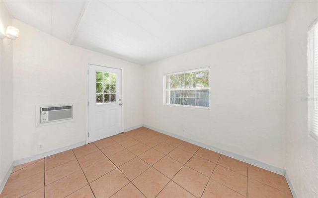 11234 68TH AVENUE N, Seminole, FL 33772