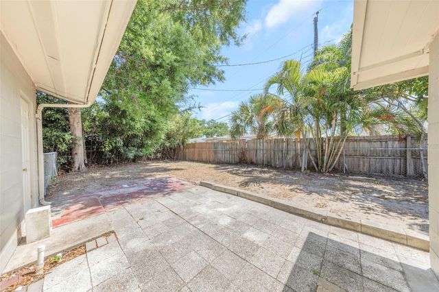 11234 68TH AVENUE N, Seminole, FL 33772
