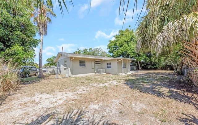 11234 68TH AVENUE N, Seminole, FL 33772