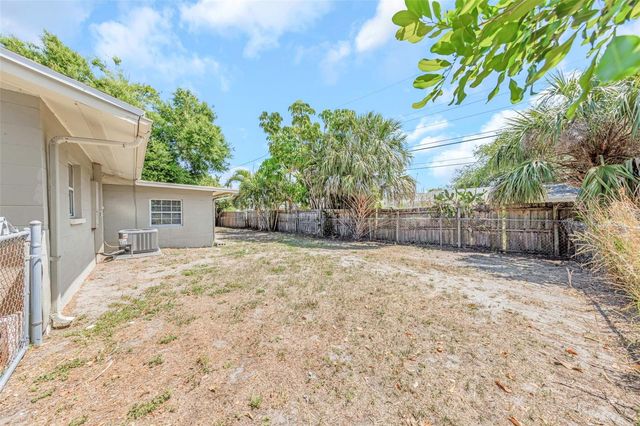 11234 68TH AVENUE N, Seminole, FL 33772