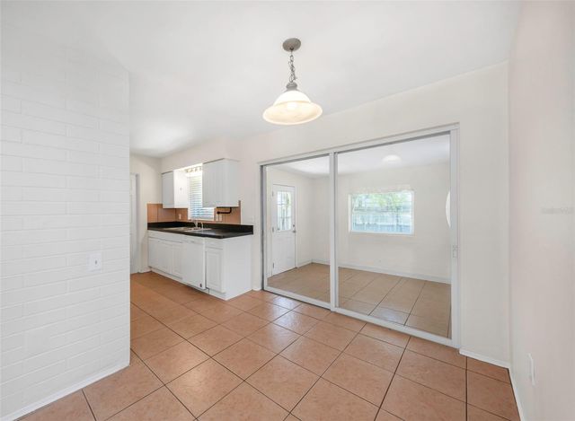 11234 68TH AVENUE N, Seminole, FL 33772