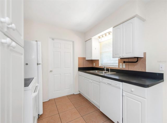 11234 68TH AVENUE N, Seminole, FL 33772