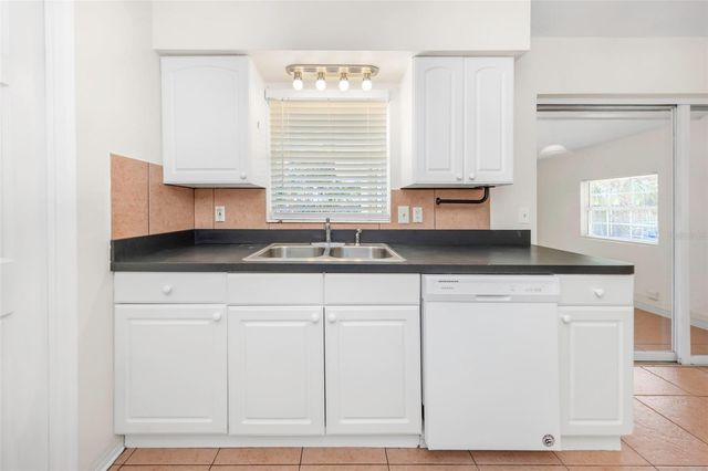 11234 68TH AVENUE N, Seminole, FL 33772