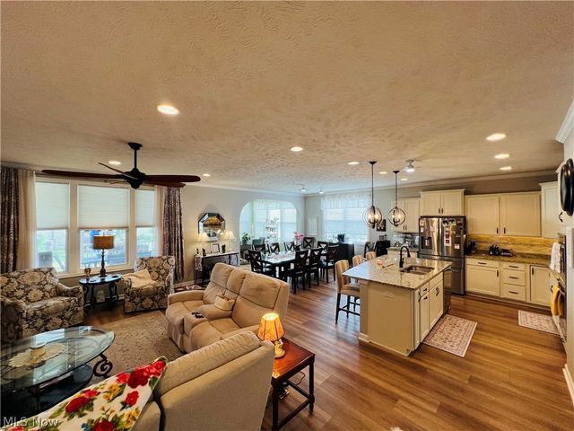7924 Heatherglen Drive, Mentor, OH 44060