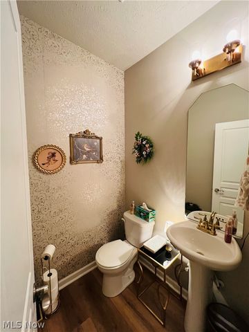 7924 Heatherglen Drive, Mentor, OH 44060