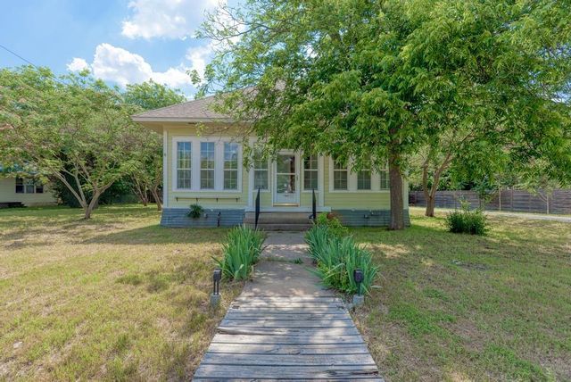 904 S Walnut ST, Georgetown, TX 78626