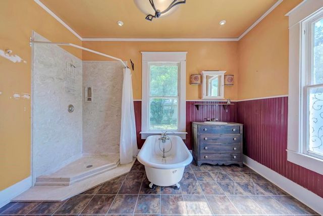904 S Walnut ST, Georgetown, TX 78626