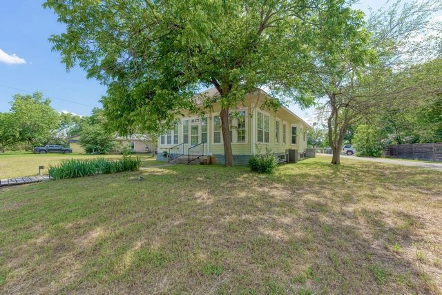 904 S Walnut ST, Georgetown, TX 78626
