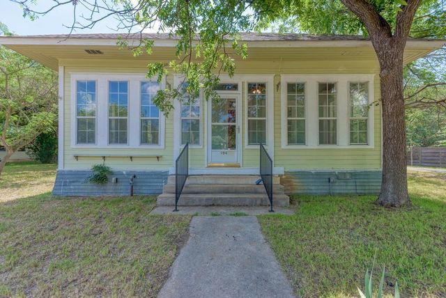 904 S Walnut ST, Georgetown, TX 78626
