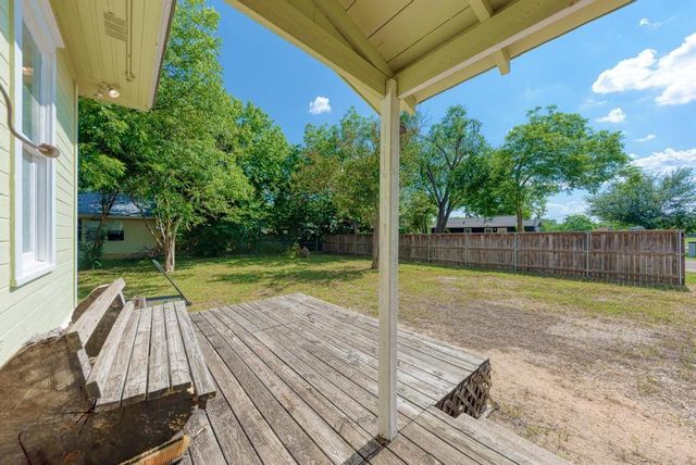 904 S Walnut ST, Georgetown, TX 78626