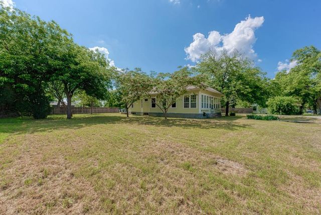 904 S Walnut ST, Georgetown, TX 78626