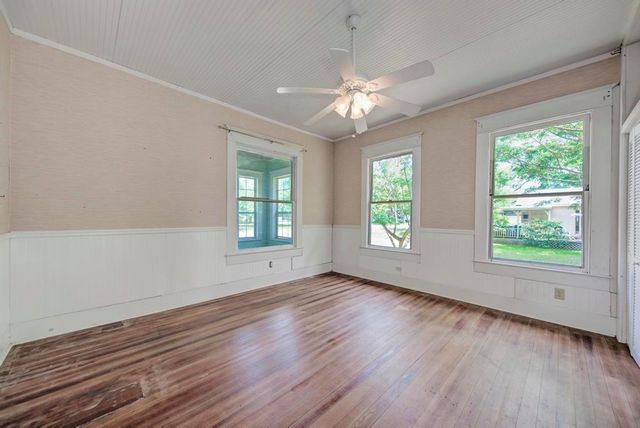 904 S Walnut ST, Georgetown, TX 78626