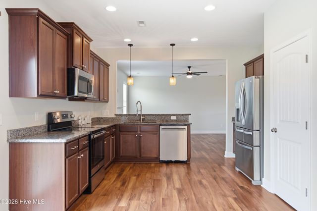 447 Avendale Drive, Rocky Point, NC 28457