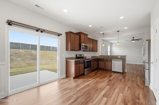447 Avendale Drive, Rocky Point, NC 28457