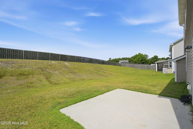447 Avendale Drive, Rocky Point, NC 28457