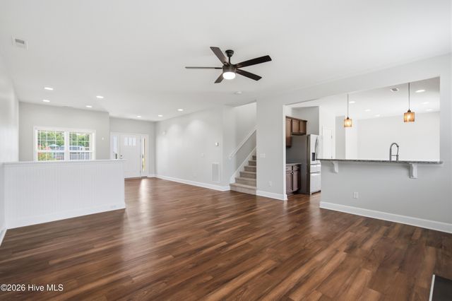 447 Avendale Drive, Rocky Point, NC 28457