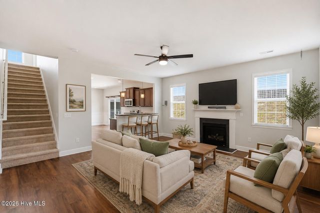 447 Avendale Drive, Rocky Point, NC 28457