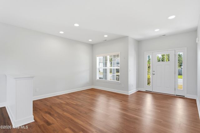 447 Avendale Drive, Rocky Point, NC 28457