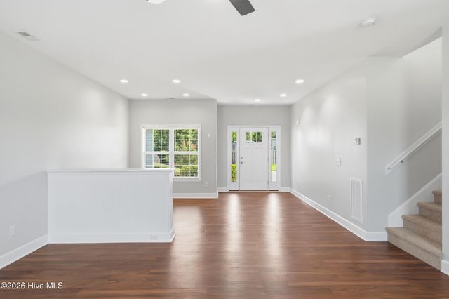 447 Avendale Drive, Rocky Point, NC 28457