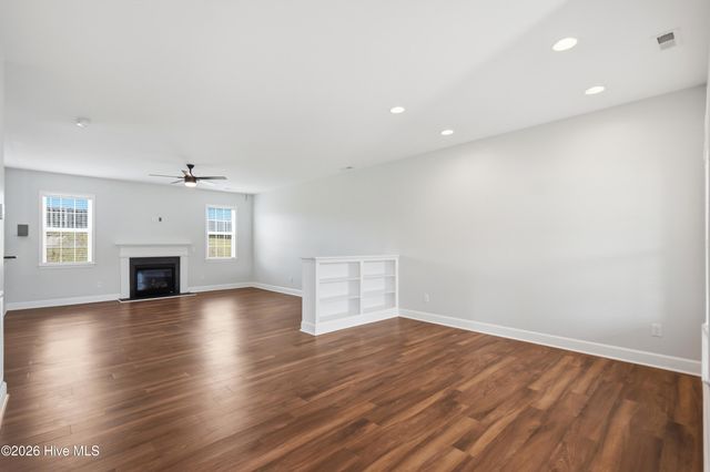 447 Avendale Drive, Rocky Point, NC 28457