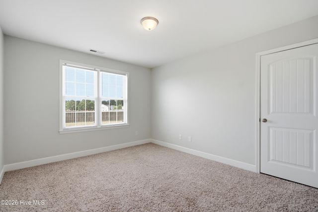 447 Avendale Drive, Rocky Point, NC 28457