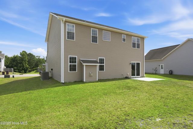 447 Avendale Drive, Rocky Point, NC 28457