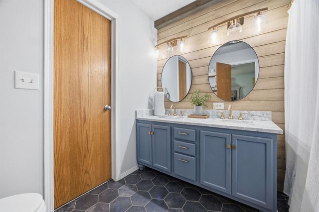 10807 W 35th, Wichita, KS 67215